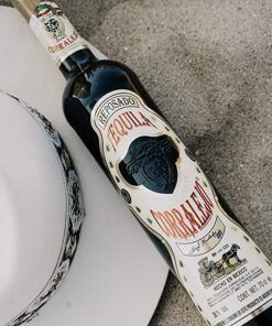 Tequila Corralejo Reposado con sombrero