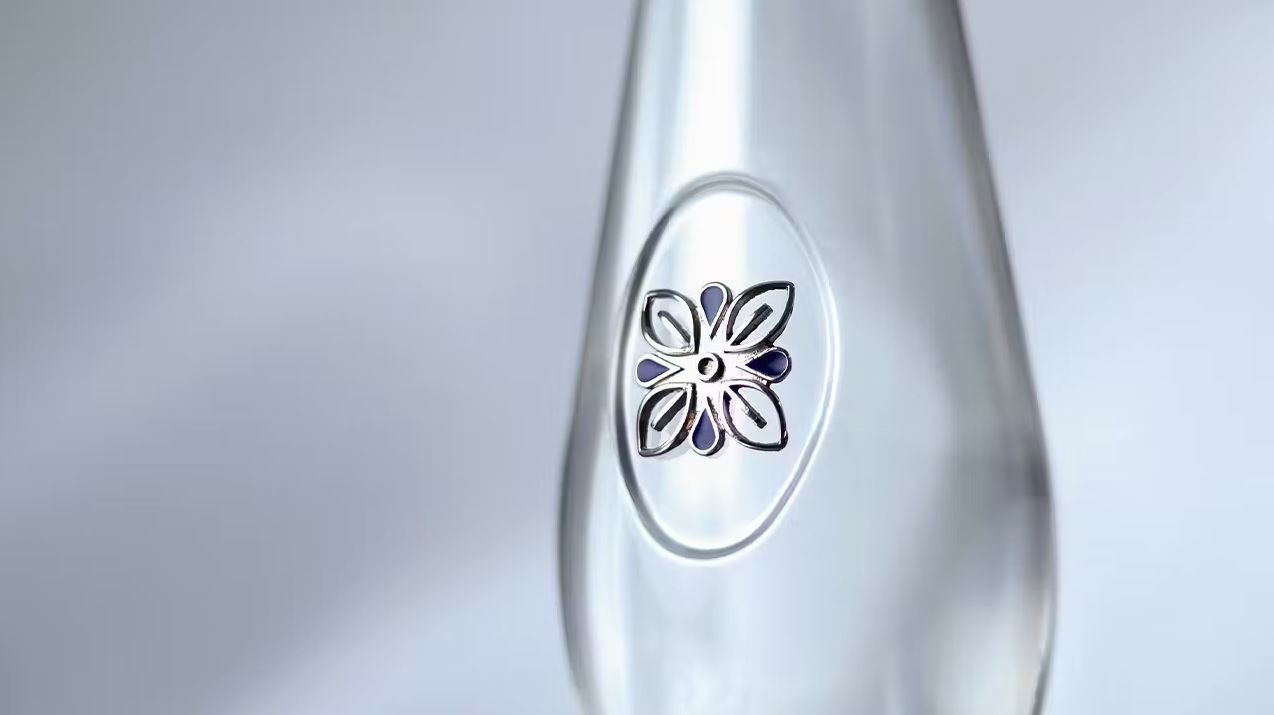 Detalle Botella Tequila Clase Azul Plata